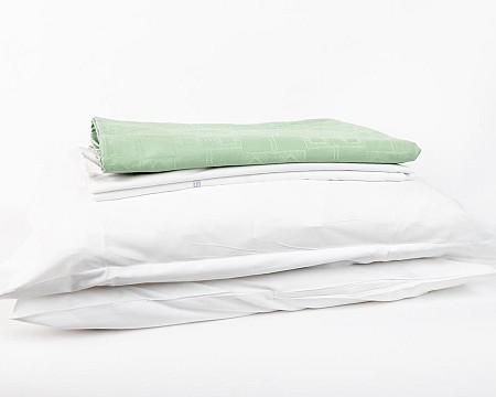 Linen Set With Green Patterned Bedcover